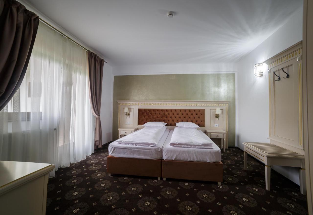 Gradina Mariajelor Hotel Campulung Moldovenesc Exterior photo