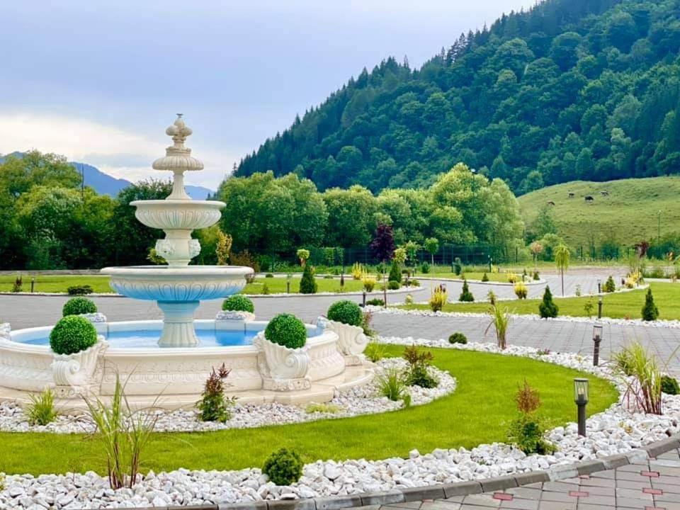 Gradina Mariajelor Hotel Campulung Moldovenesc Exterior photo
